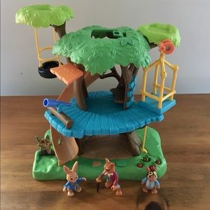 Peter Rabbit Treehouse 3 figures Nickelodeon